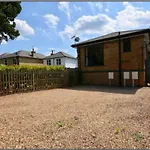 Modern And Cozy 2-Guest Flat With Gated Parking