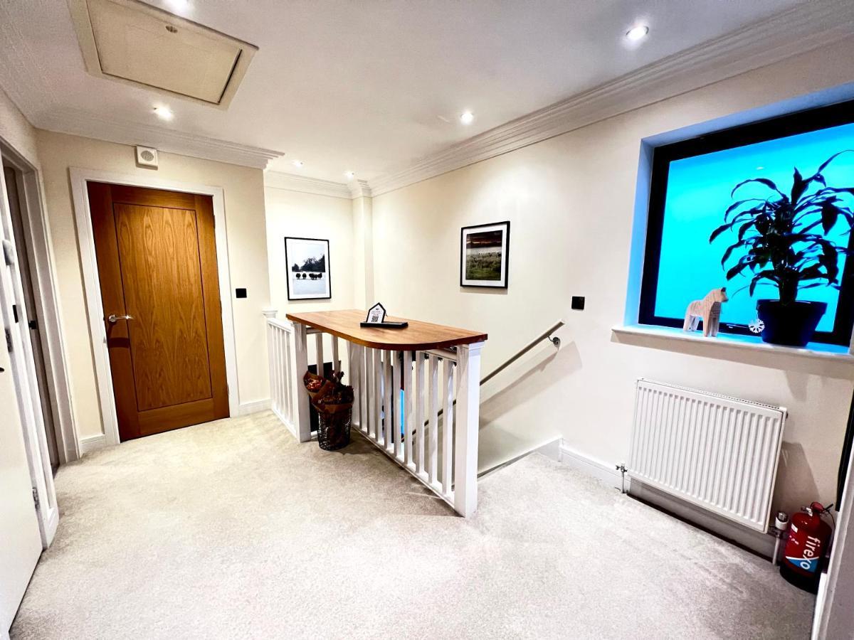 Modern And Cozy 2-guest Flat With Gated Parking Kingston upon Thames (Greater London)